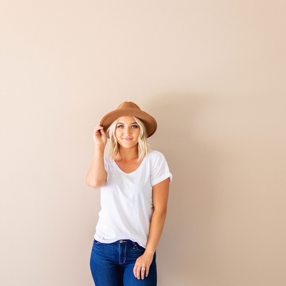 𝙷𝚎𝚕𝚕𝚘! 𝙸’𝚖 𝙱𝚛𝚘𝚘𝚔𝚎! 🌿 - Picture 3 of 10